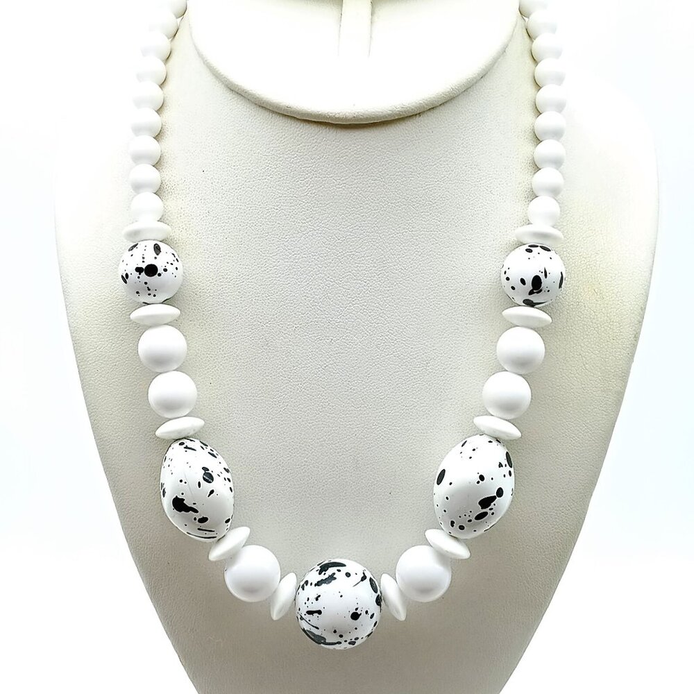 Splatter Paint Artsy Beaded Necklace, White Vintage Lucite Strand w Bold Black